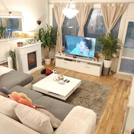 Apartment 3bed 18 Mins By Metro To Centre *